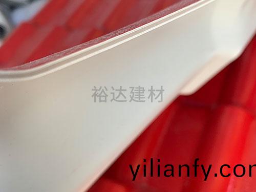 普(pu)通料四(si)層樹(shu)脂瓦(wa)