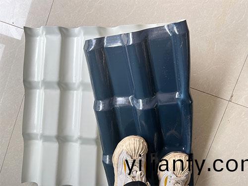 輕(qing)鋼樹(shu)脂瓦(wa)